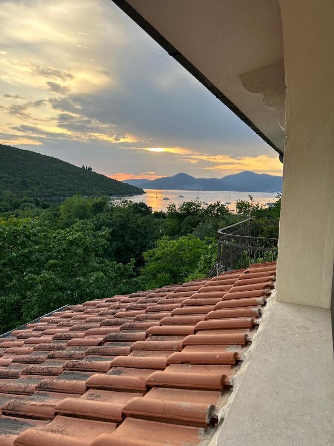 Lazarus Bigova Apartments Tivat Dış mekan fotoğraf