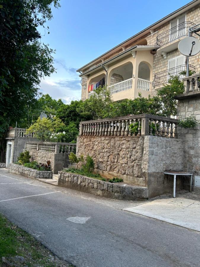 Lazarus Bigova Apartments Tivat Dış mekan fotoğraf