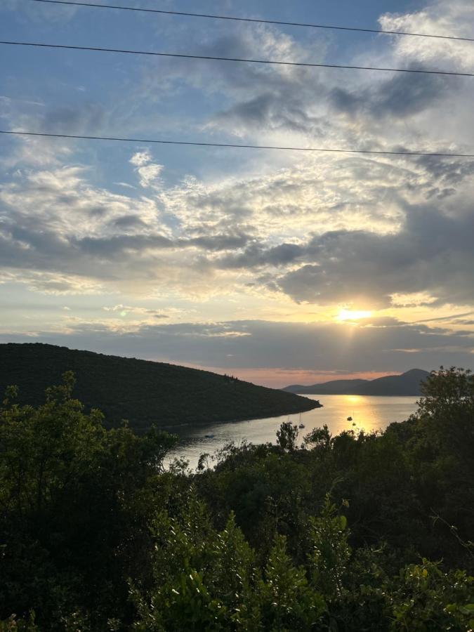 Lazarus Bigova Apartments Tivat Dış mekan fotoğraf