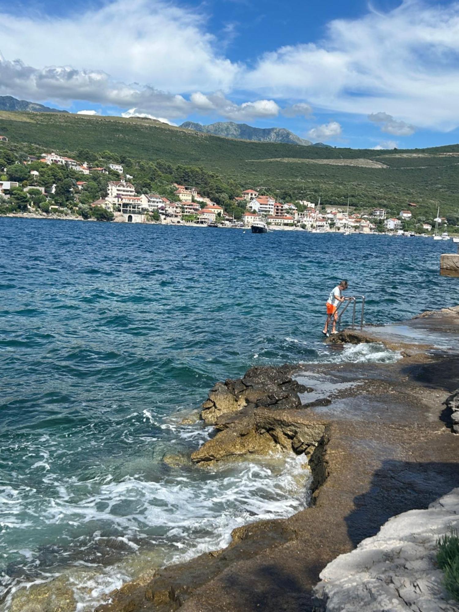 Lazarus Bigova Apartments Tivat Dış mekan fotoğraf