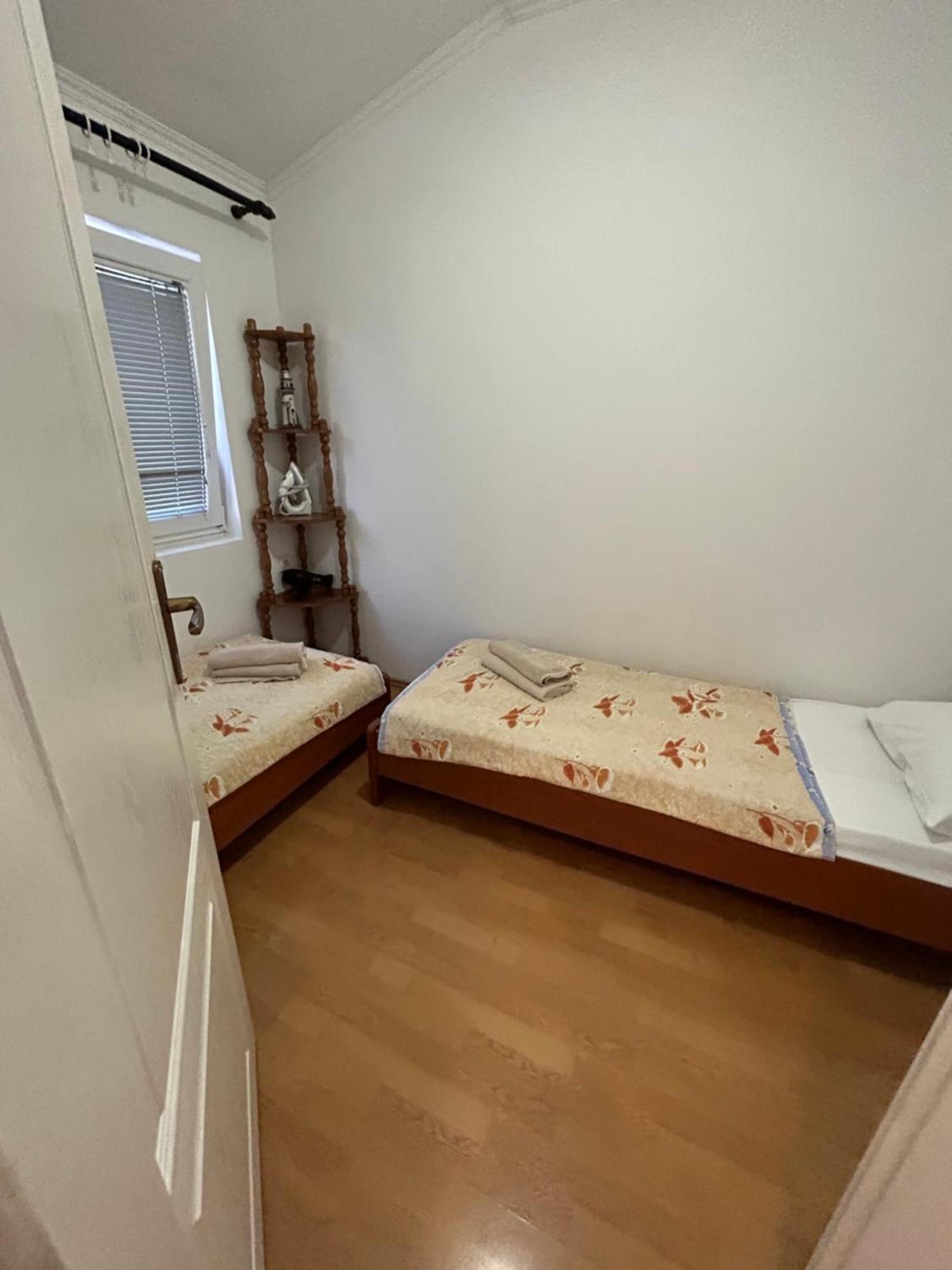 Lazarus Bigova Apartments Tivat Dış mekan fotoğraf