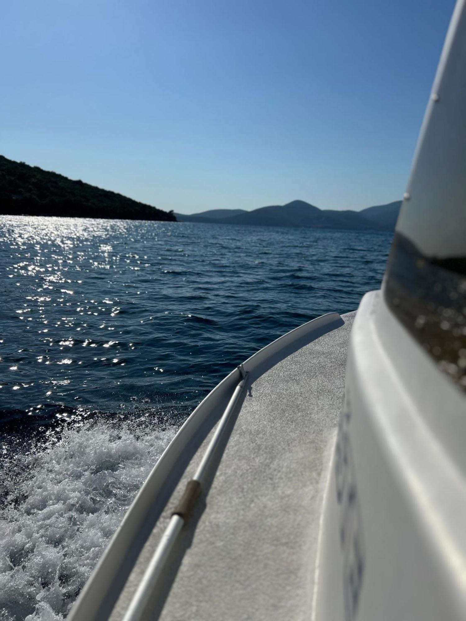 Lazarus Bigova Apartments Tivat Dış mekan fotoğraf